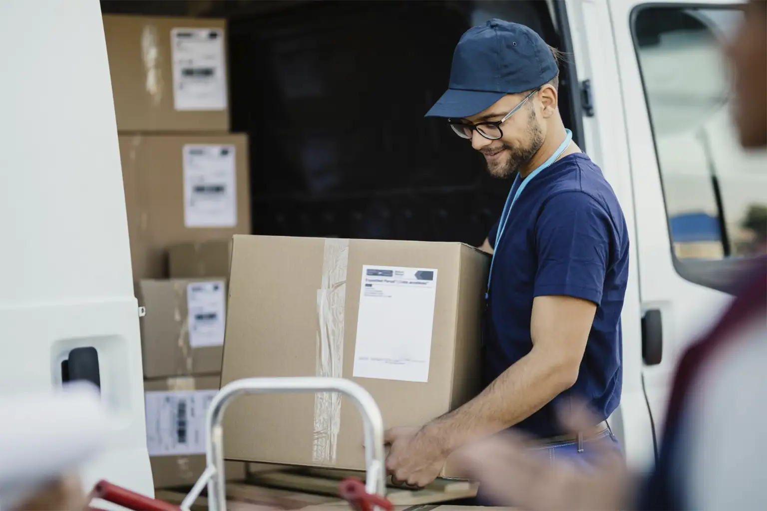 Transportadora pode entregar pedido para outra pessoa?
